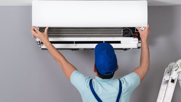 فك وتركيب المكيفات